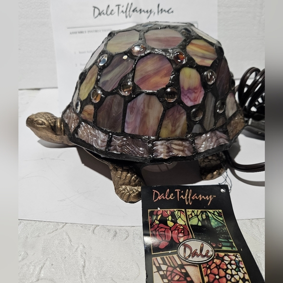 Dale Tiffany Spice Turtle Stained Glass Lamp - Picture 8 of 14